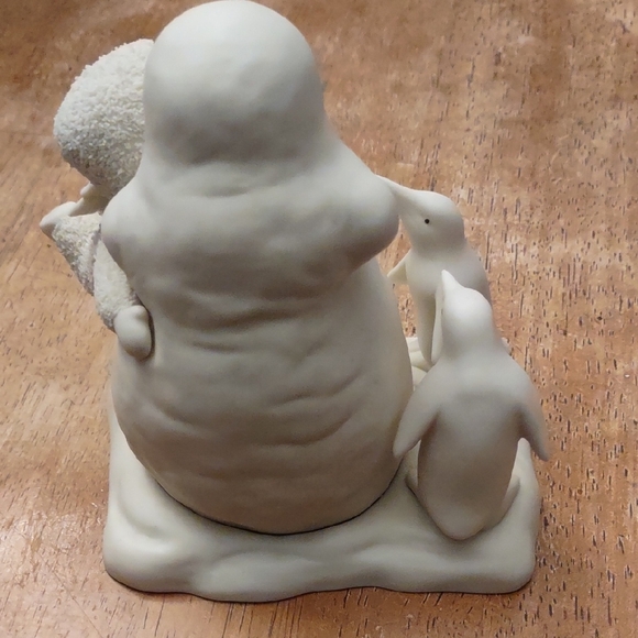 Department 56 Ivory Snowman with Child and Penguins "All You Need is Love" - Picture 4 of 7